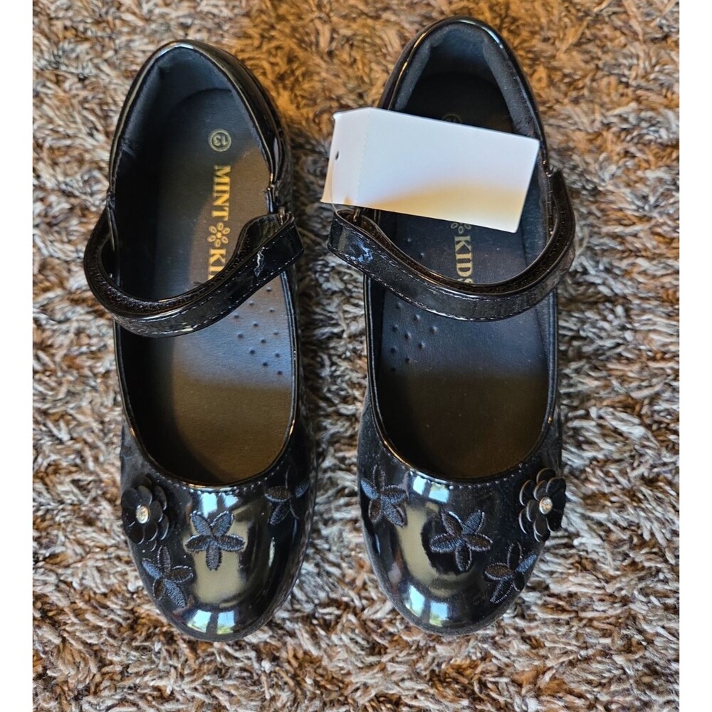 Mint Kids Girls Black Size 13 Dress Shoes W/Strap NIB New